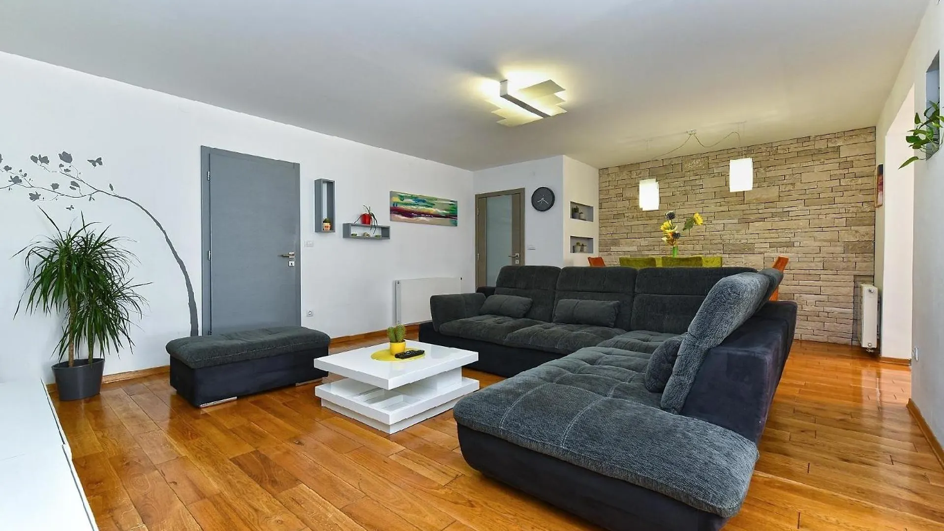 Apartment Ferienwohnung Fuer 6 Personen Ca 85 Qm In Fazana, Istrien Istrische Riviera Croatia